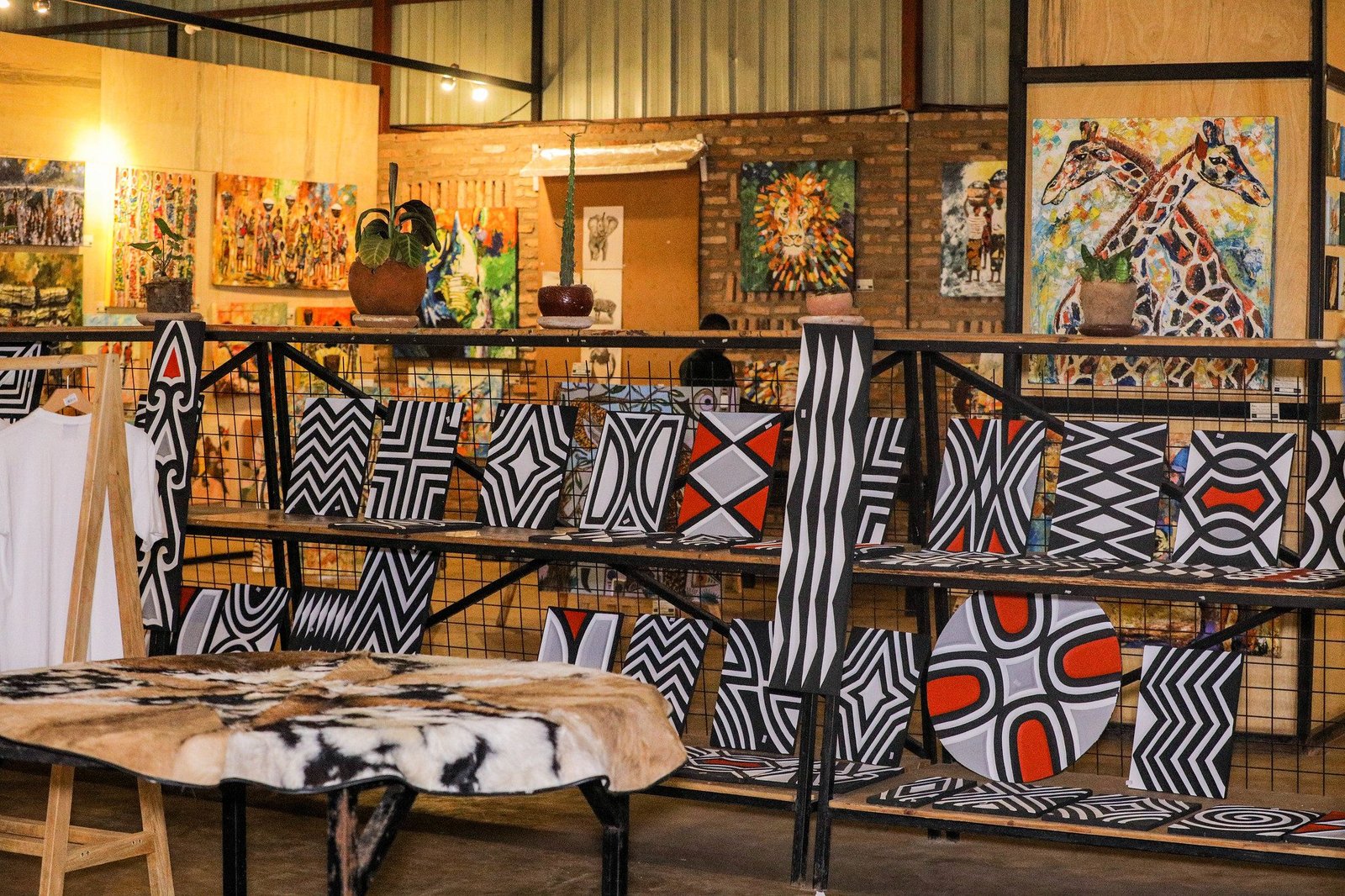 Experience Rwanda's Imigongo Art