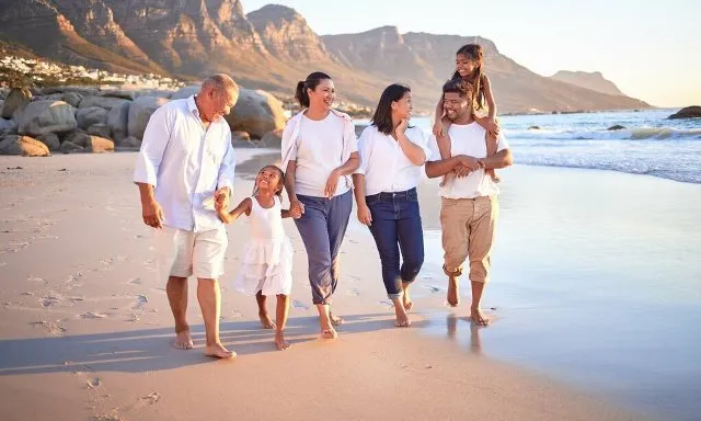 Family safari holidays in Uganda and Rwanda featuring wildlife, gorilla trekking and African travel experiences